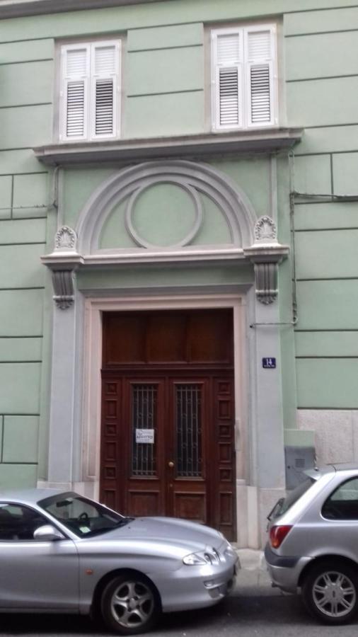 La Maison De Lulu Trieste Bagian luar foto